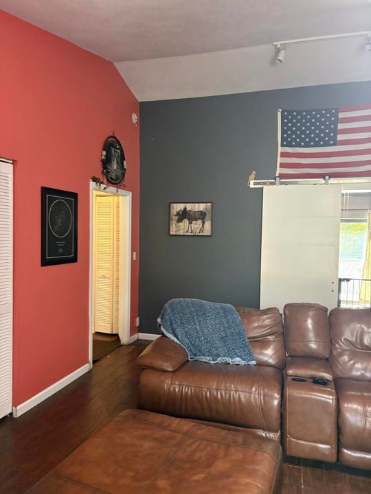 En Venta: $813,000 (4 camas, 2 baños, 2232 Pies cuadrados)