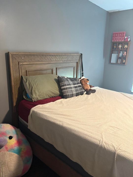 En Venta: $813,000 (4 camas, 2 baños, 2232 Pies cuadrados)