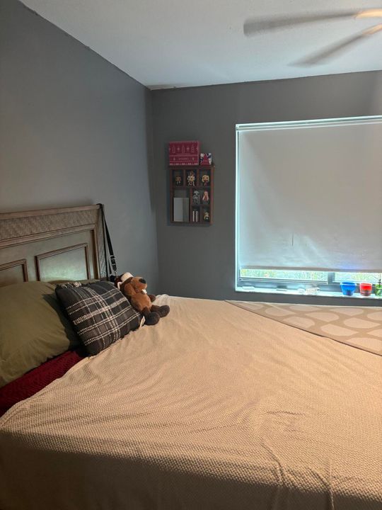 En Venta: $813,000 (4 camas, 2 baños, 2232 Pies cuadrados)