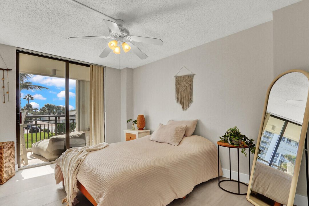 出租: $3,000 (2 贝兹, 2 浴室, 1307 平方英尺)