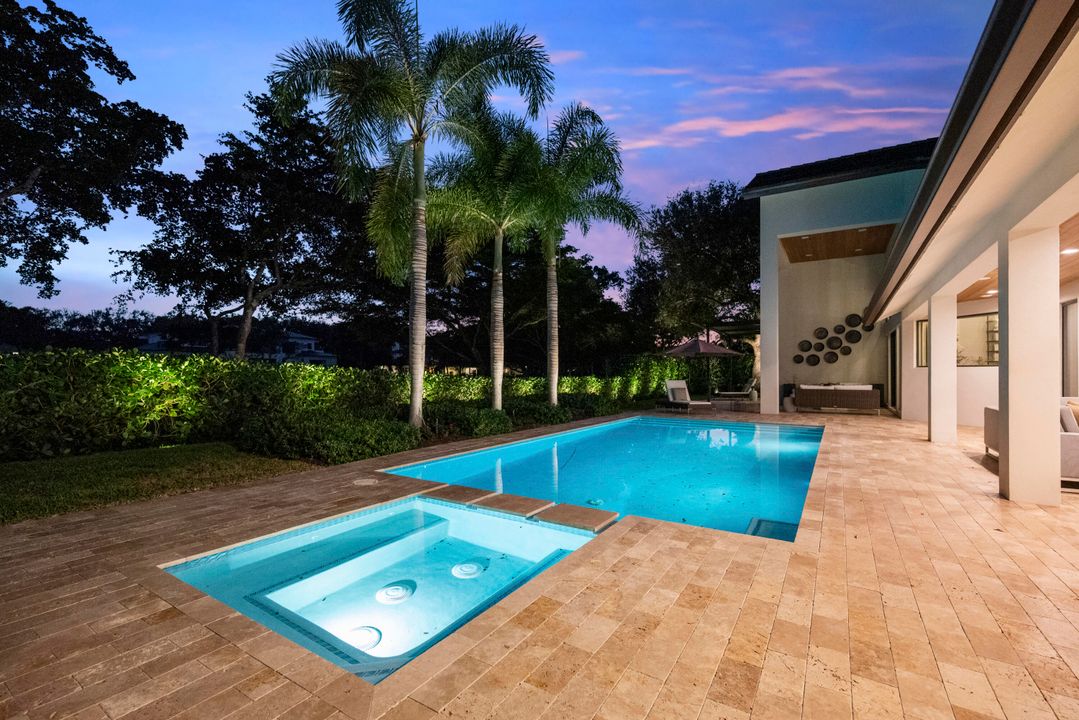 For Sale: $5,495,000 (5 beds, 7 baths, 4835 Square Feet)