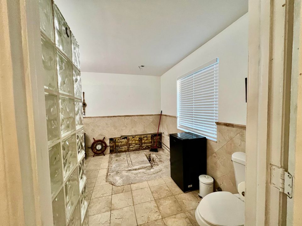 待售: $740,000 (3 贝兹, 2 浴室, 2707 平方英尺)