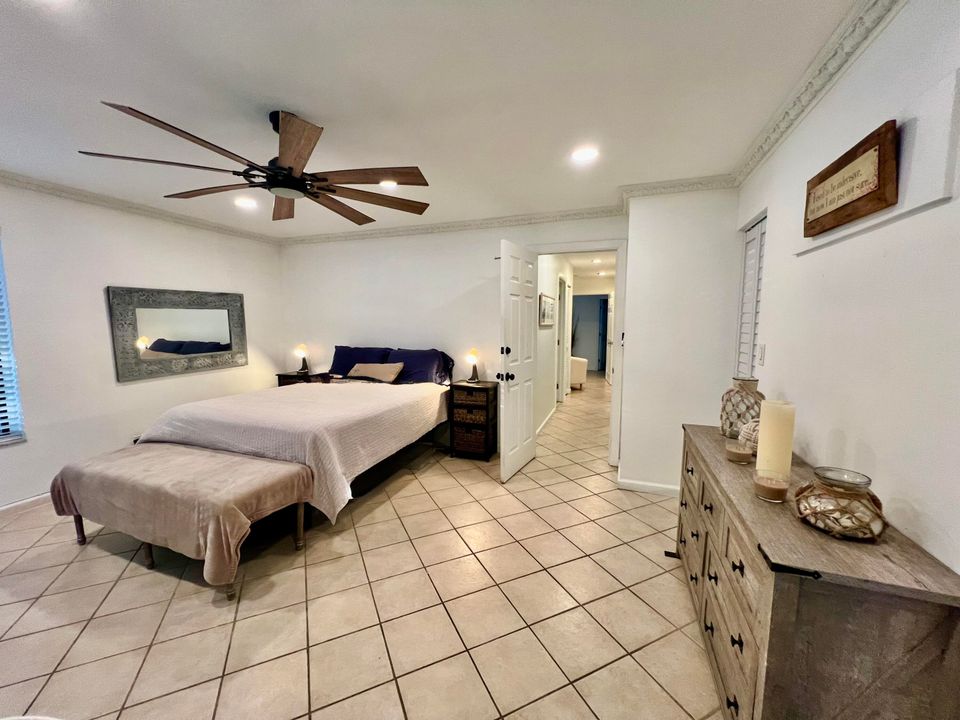 待售: $740,000 (3 贝兹, 2 浴室, 2707 平方英尺)