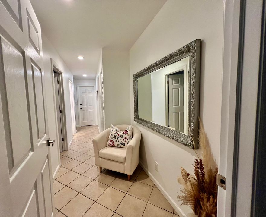 待售: $740,000 (3 贝兹, 2 浴室, 2707 平方英尺)