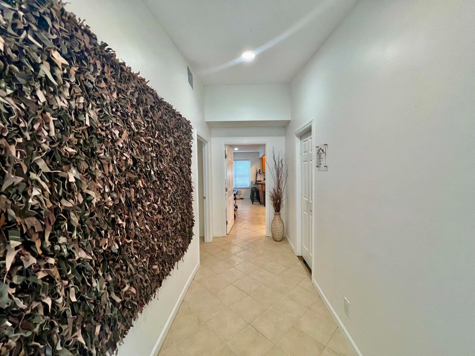 待售: $740,000 (3 贝兹, 2 浴室, 2707 平方英尺)