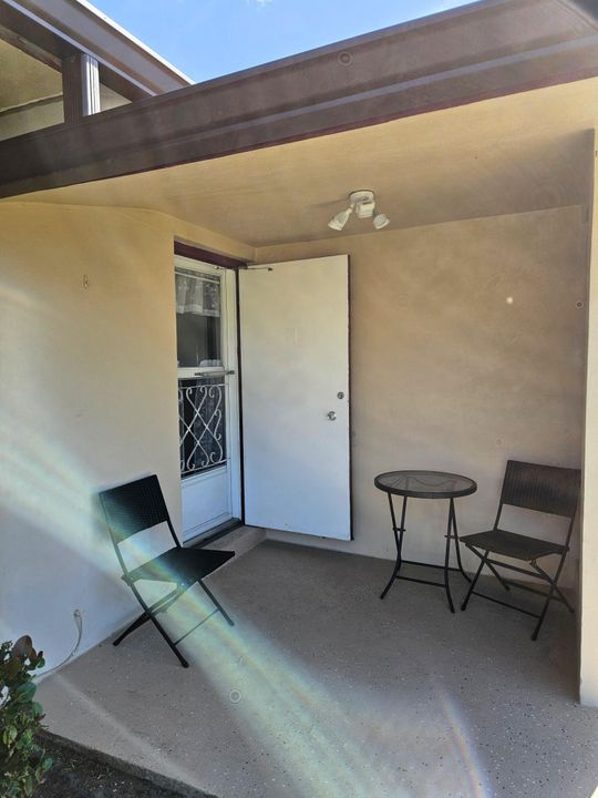 待售: $96,900 (1 贝兹, 1 浴室, 611 平方英尺)