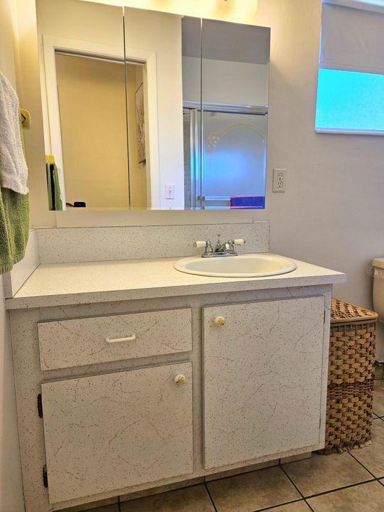 待售: $96,900 (1 贝兹, 1 浴室, 611 平方英尺)