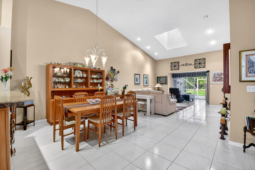 For Sale: $315,000 (3 beds, 2 baths, 1722 Square Feet)