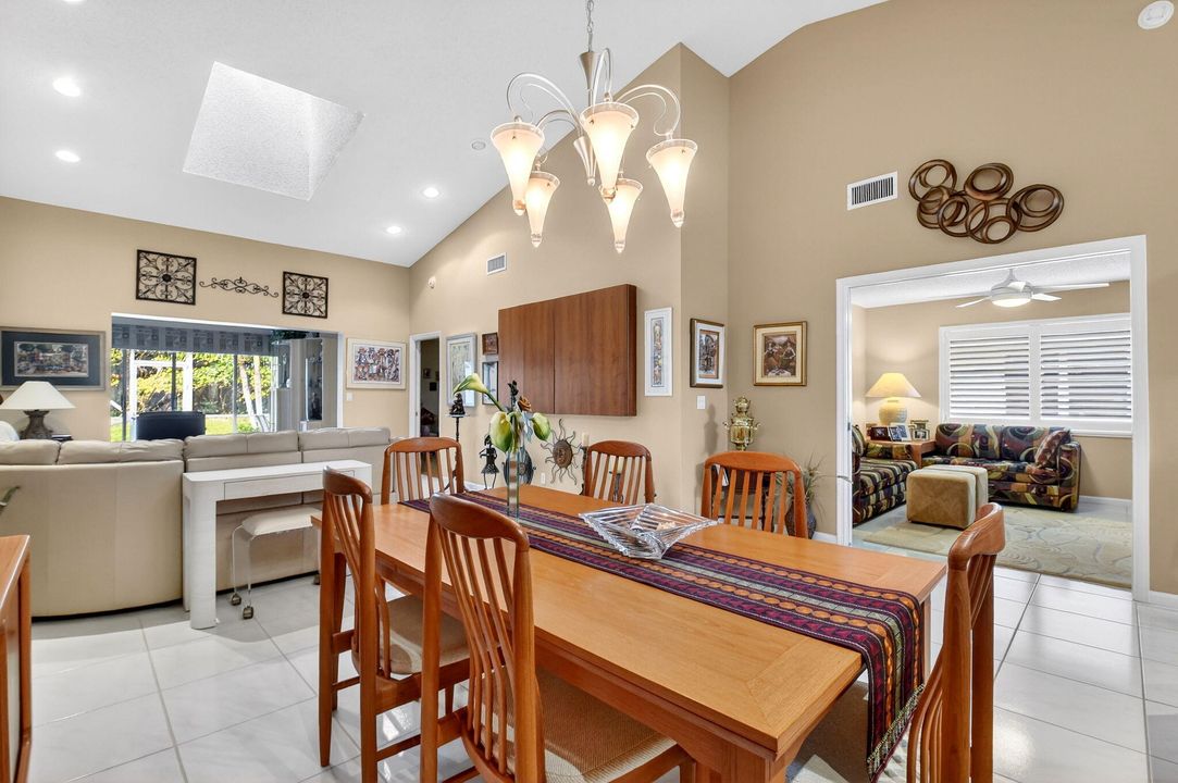 For Sale: $315,000 (3 beds, 2 baths, 1722 Square Feet)