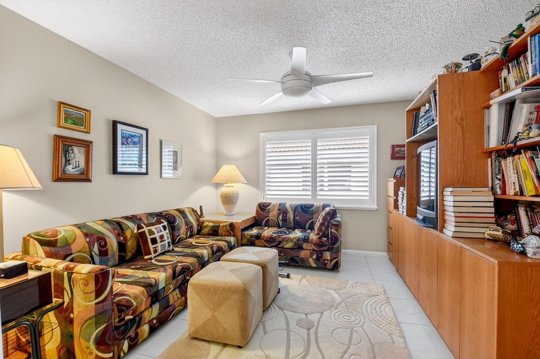 For Sale: $315,000 (3 beds, 2 baths, 1722 Square Feet)