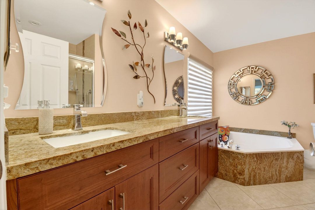 For Sale: $315,000 (3 beds, 2 baths, 1722 Square Feet)