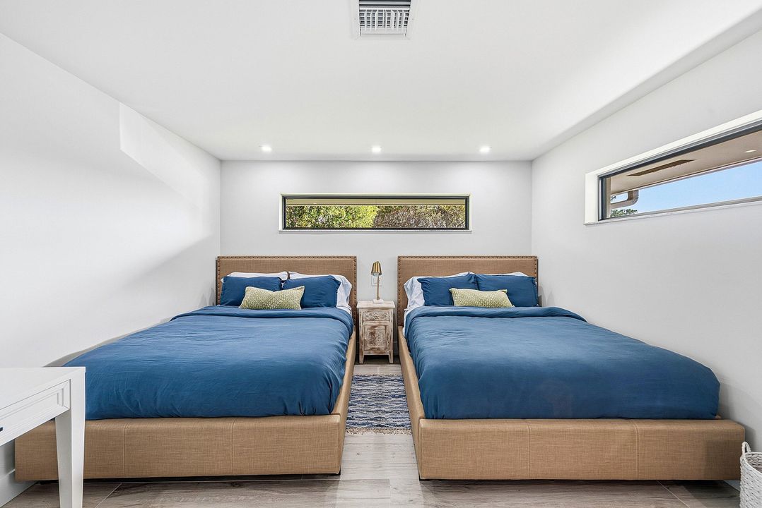 待售: $665,000 (2 贝兹, 2 浴室, 1737 平方英尺)