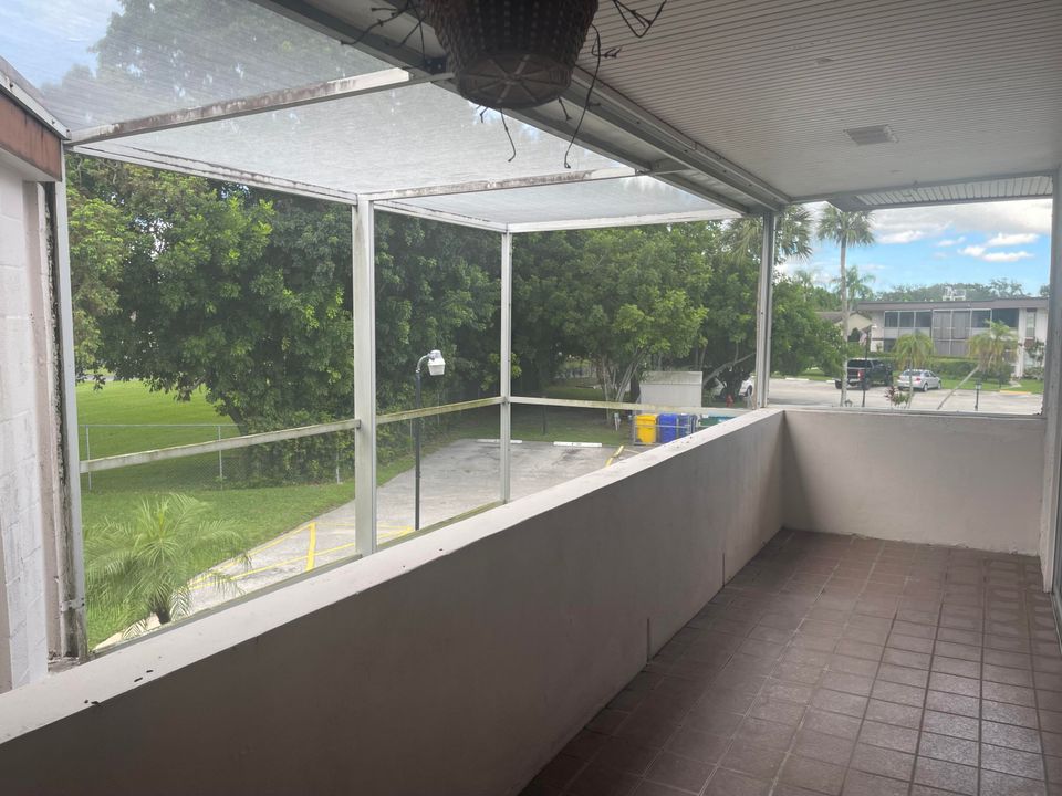 For Rent: $1,600 (1 beds, 1 baths, 780 Square Feet)