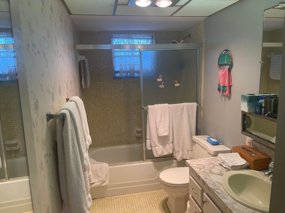 For Rent: $1,600 (1 beds, 1 baths, 780 Square Feet)