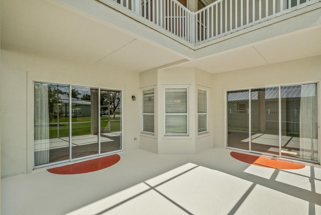 В аренду: $3,800 (5 спален, 4 ванн, 3575 Квадратных фут)