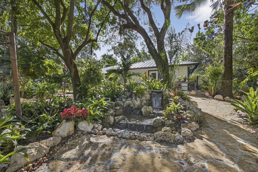 En Venta: $650,000 (4 camas, 2 baños, 1869 Pies cuadrados)