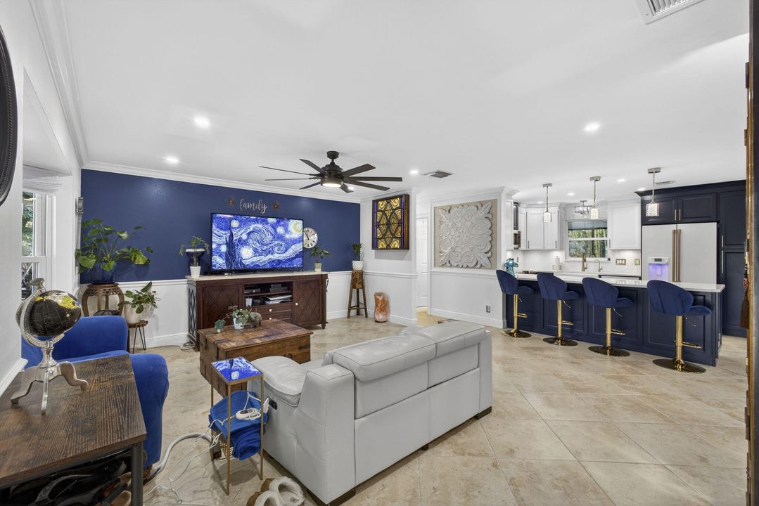 En Venta: $650,000 (4 camas, 2 baños, 1869 Pies cuadrados)