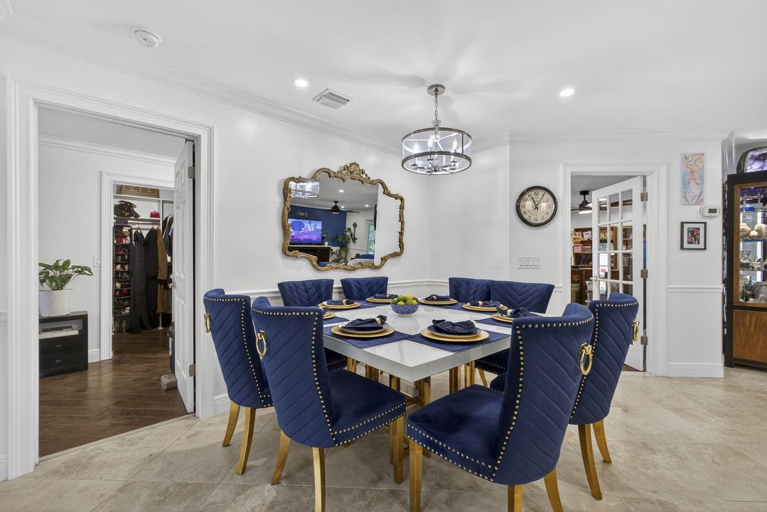 En Venta: $650,000 (4 camas, 2 baños, 1869 Pies cuadrados)