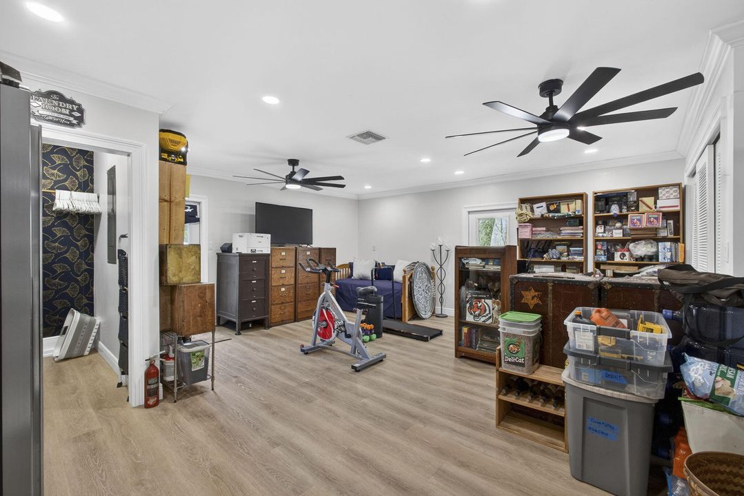 En Venta: $650,000 (4 camas, 2 baños, 1869 Pies cuadrados)