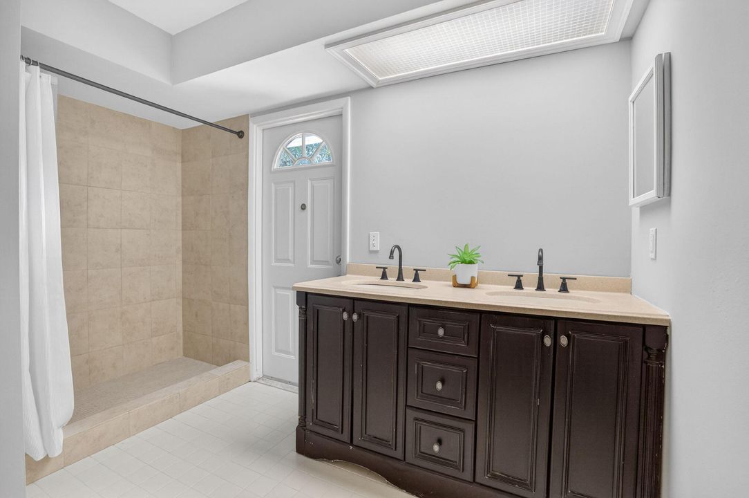 En Venta: $849,000 (3 camas, 2 baños, 1720 Pies cuadrados)