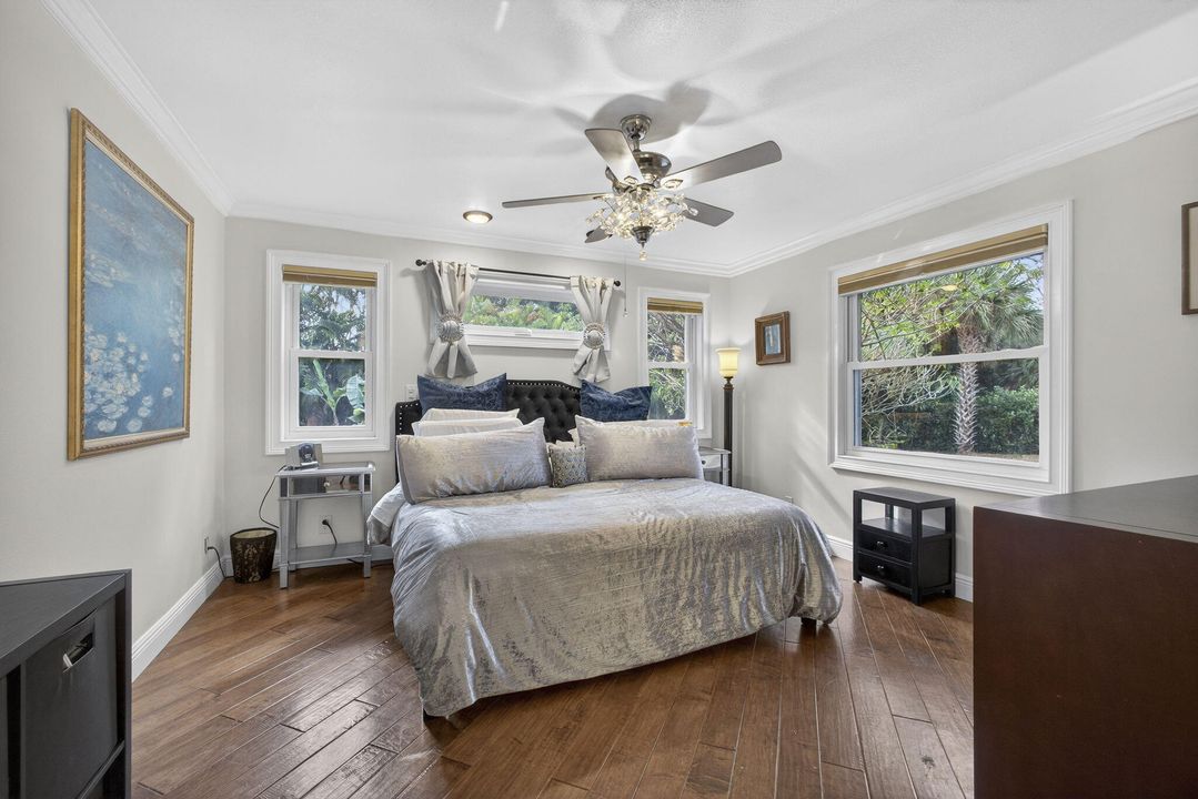 En Venta: $650,000 (4 camas, 2 baños, 1869 Pies cuadrados)