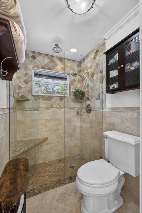 En Venta: $650,000 (4 camas, 2 baños, 1869 Pies cuadrados)