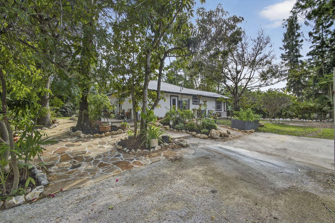 En Venta: $650,000 (4 camas, 2 baños, 1869 Pies cuadrados)