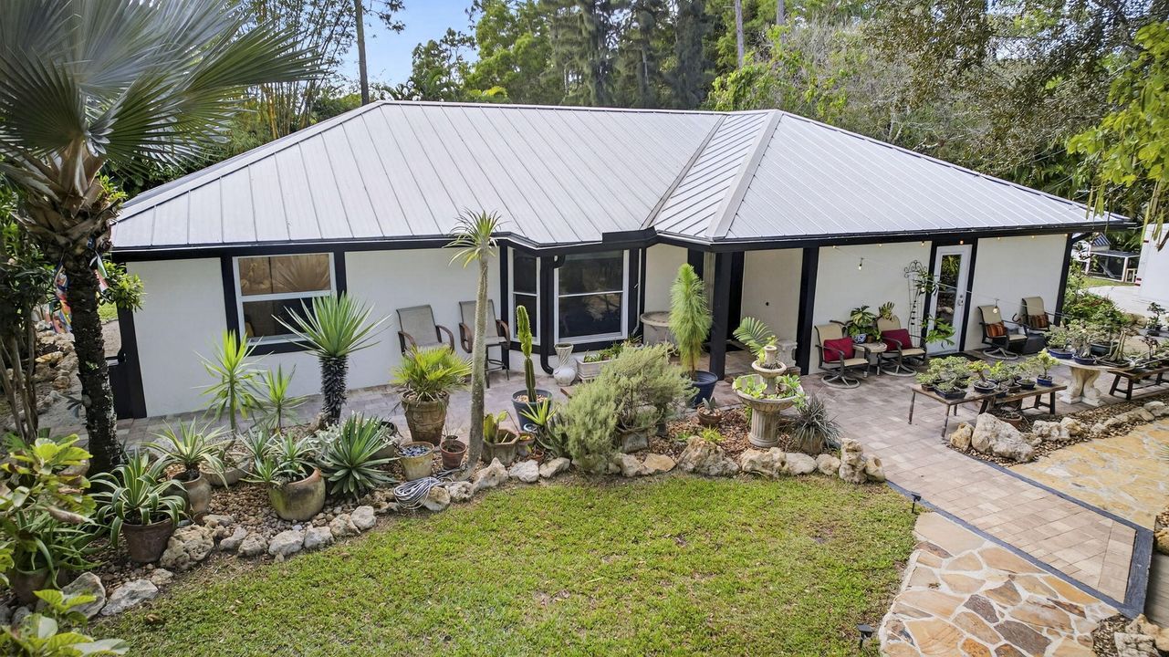 En Venta: $650,000 (4 camas, 2 baños, 1869 Pies cuadrados)