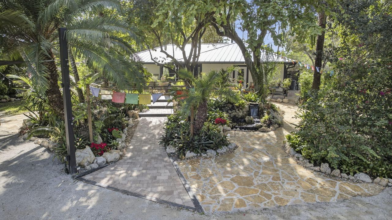 En Venta: $650,000 (4 camas, 2 baños, 1869 Pies cuadrados)