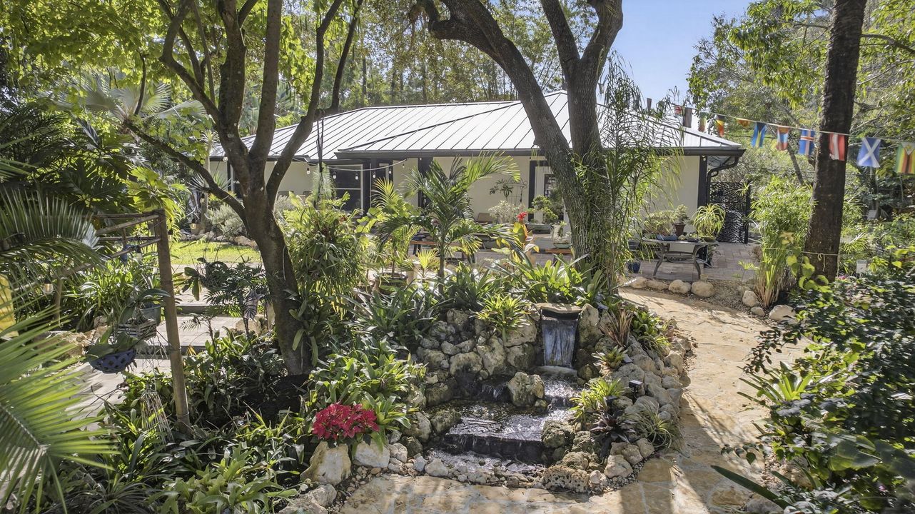 En Venta: $650,000 (4 camas, 2 baños, 1869 Pies cuadrados)