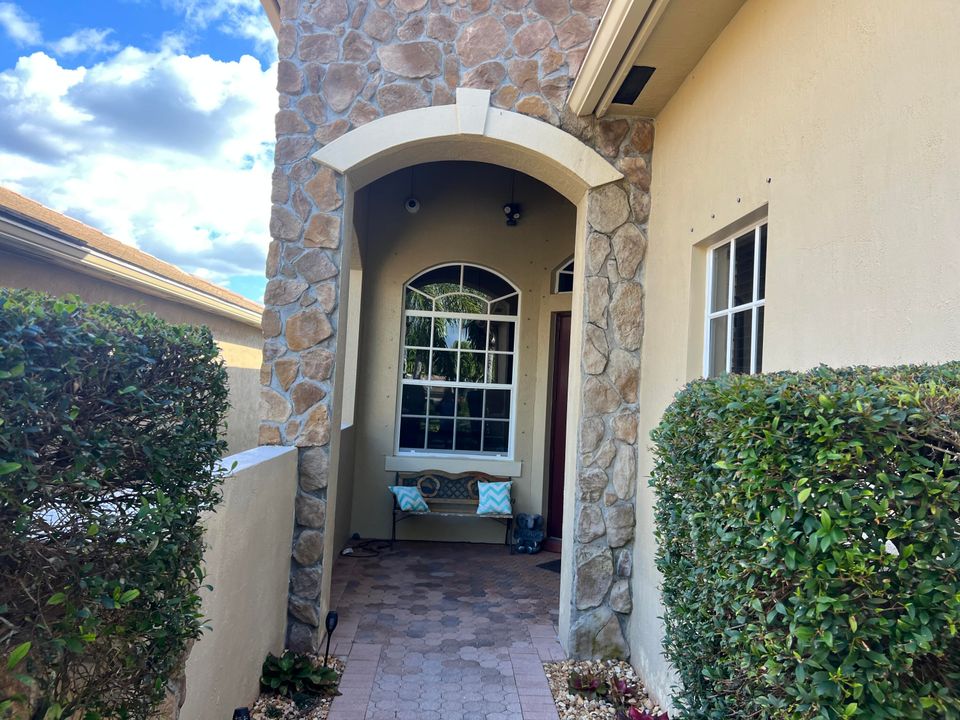 En Venta: $864,900 (4 camas, 3 baños, 2988 Pies cuadrados)