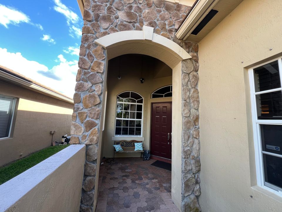 En Venta: $864,900 (4 camas, 3 baños, 2988 Pies cuadrados)