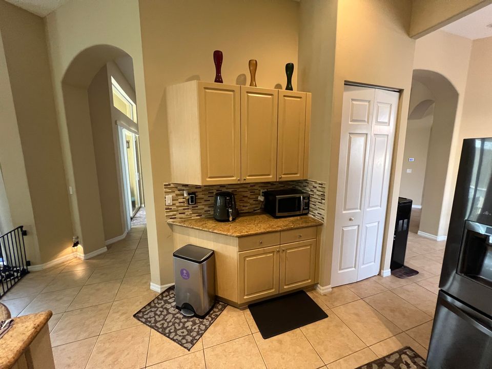 En Venta: $864,900 (4 camas, 3 baños, 2988 Pies cuadrados)