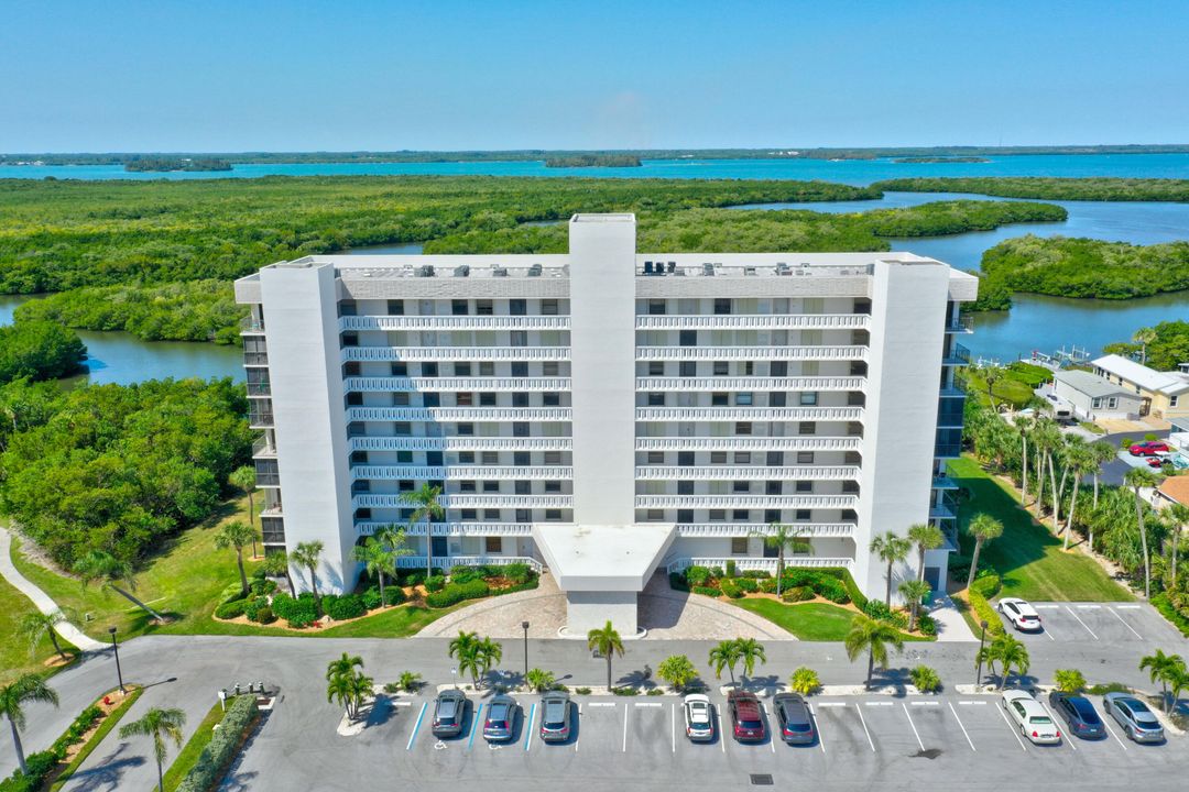 For Rent: $4,500 (2 beds, 2 baths, 1251 Square Feet)