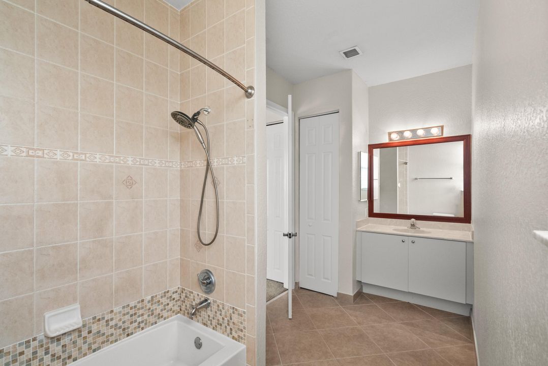 В аренду: $3,800 (5 спален, 4 ванн, 3575 Квадратных фут)