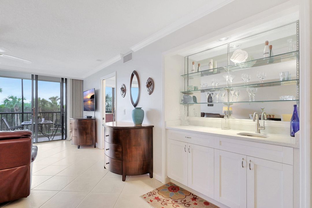 For Rent: $4,500 (2 beds, 2 baths, 1251 Square Feet)