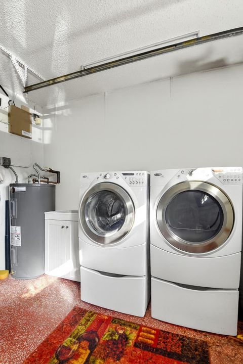 For Sale: $315,000 (3 beds, 2 baths, 1722 Square Feet)