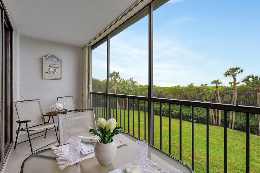 For Rent: $4,500 (2 beds, 2 baths, 1251 Square Feet)