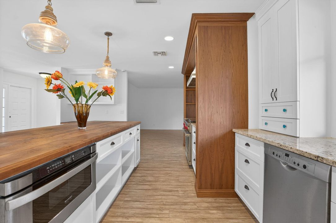 En Venta: $849,000 (3 camas, 2 baños, 1720 Pies cuadrados)