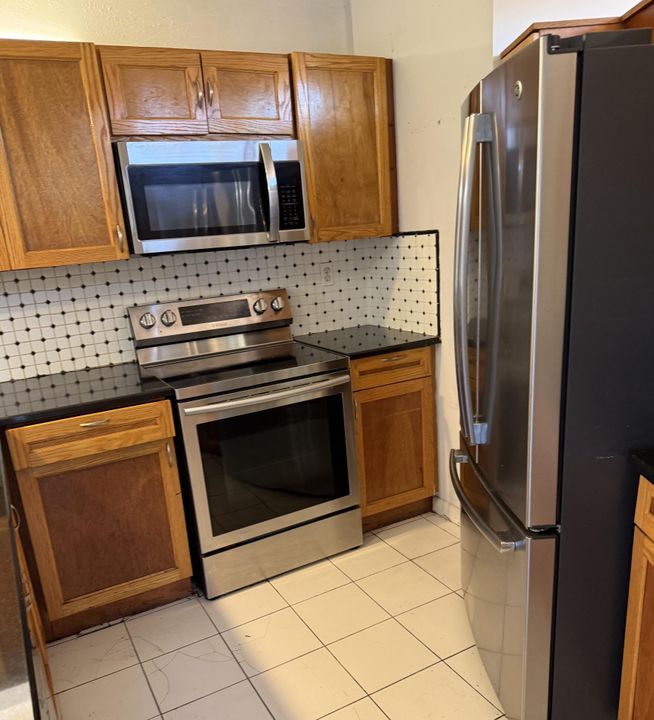 En Venta: $245,000 (2 camas, 2 baños, 1218 Pies cuadrados)