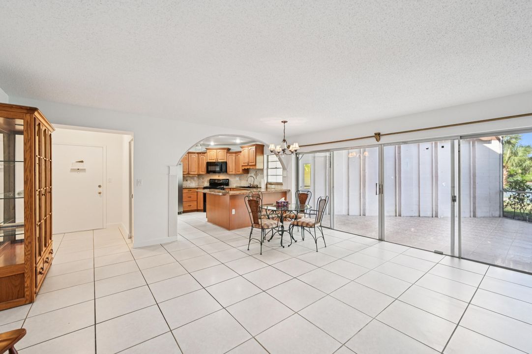 For Sale: $174,999 (2 beds, 2 baths, 1080 Square Feet)