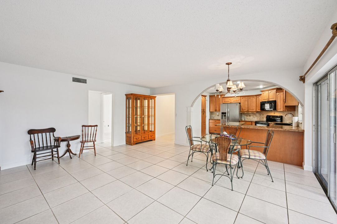 For Sale: $174,999 (2 beds, 2 baths, 1080 Square Feet)