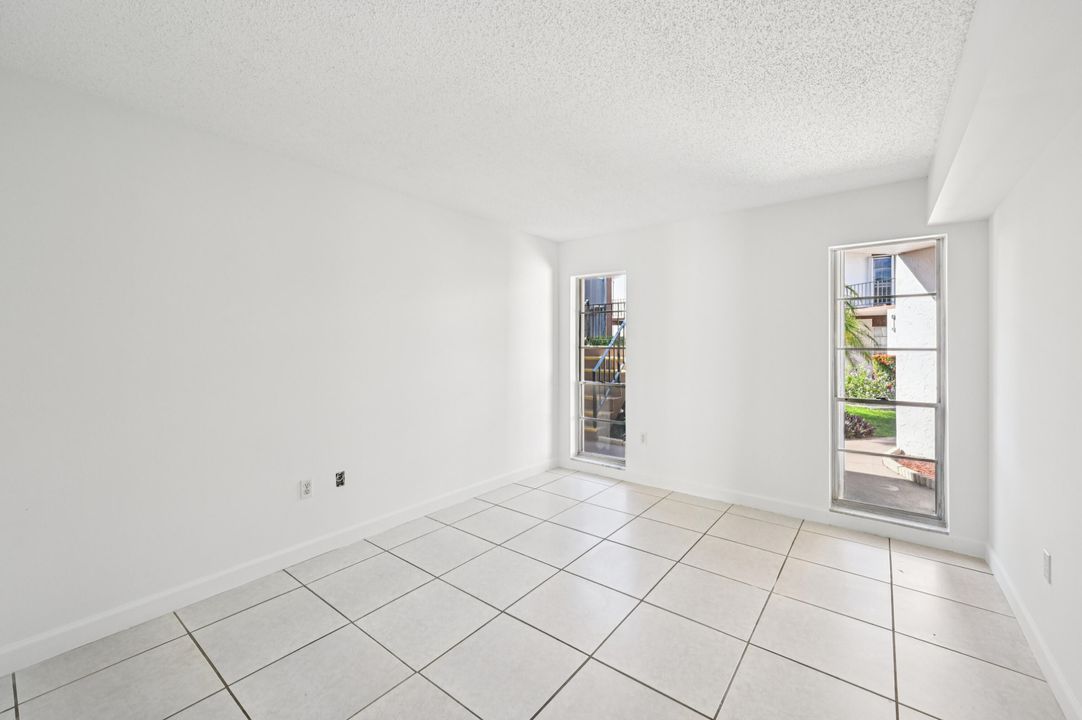 For Sale: $174,999 (2 beds, 2 baths, 1080 Square Feet)