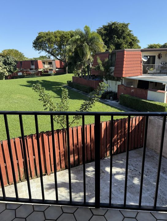 En Venta: $245,000 (2 camas, 2 baños, 1218 Pies cuadrados)