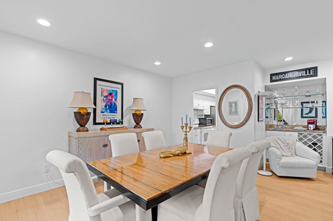 En Venta: $675,000 (3 camas, 3 baños, 1760 Pies cuadrados)