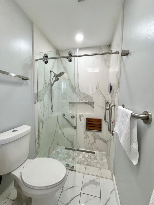 For Sale: $154,000 (2 beds, 2 baths, 910 Square Feet)