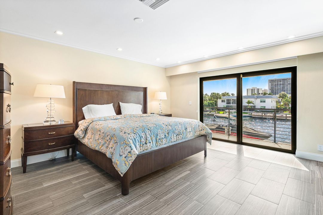 En Venta: $1,999,000 (3 camas, 3 baños, 2550 Pies cuadrados)