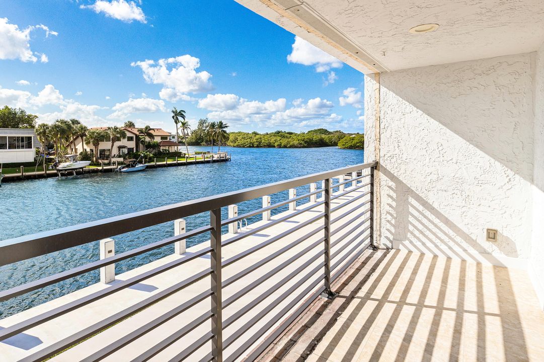 En Venta: $1,999,000 (3 camas, 3 baños, 2550 Pies cuadrados)