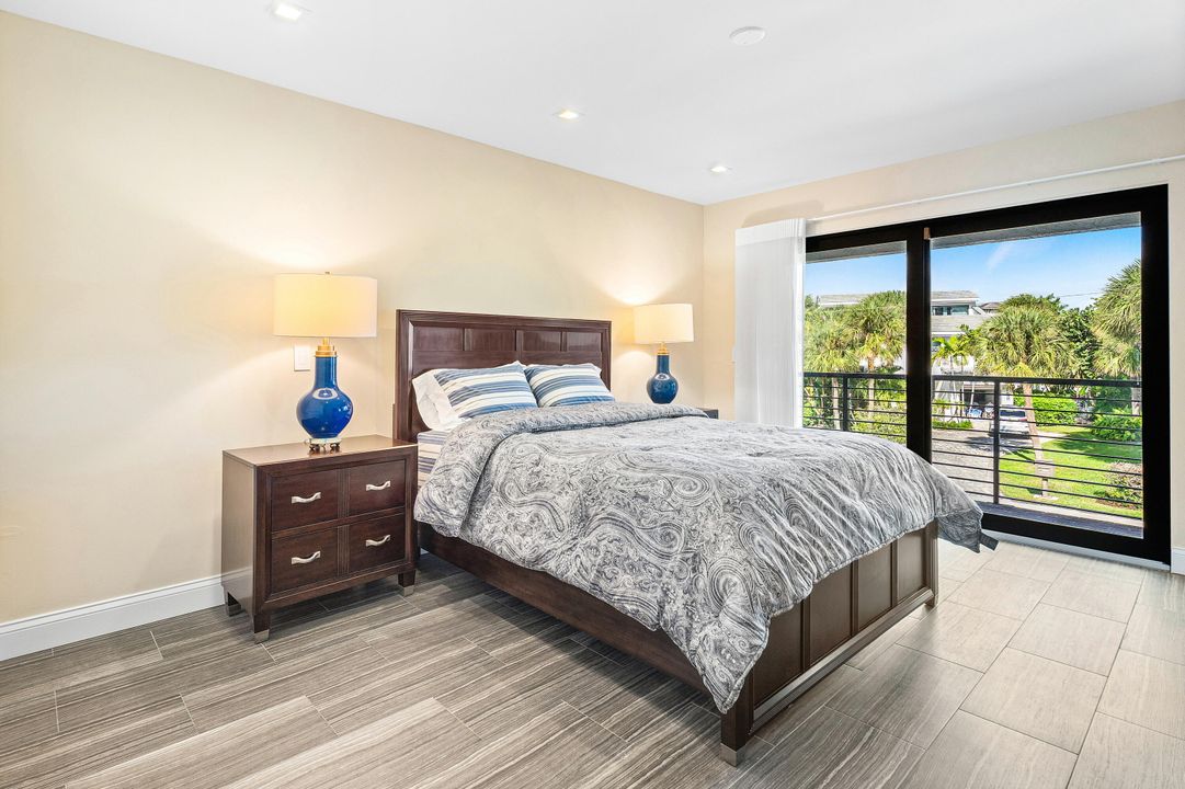 En Venta: $1,999,000 (3 camas, 3 baños, 2550 Pies cuadrados)