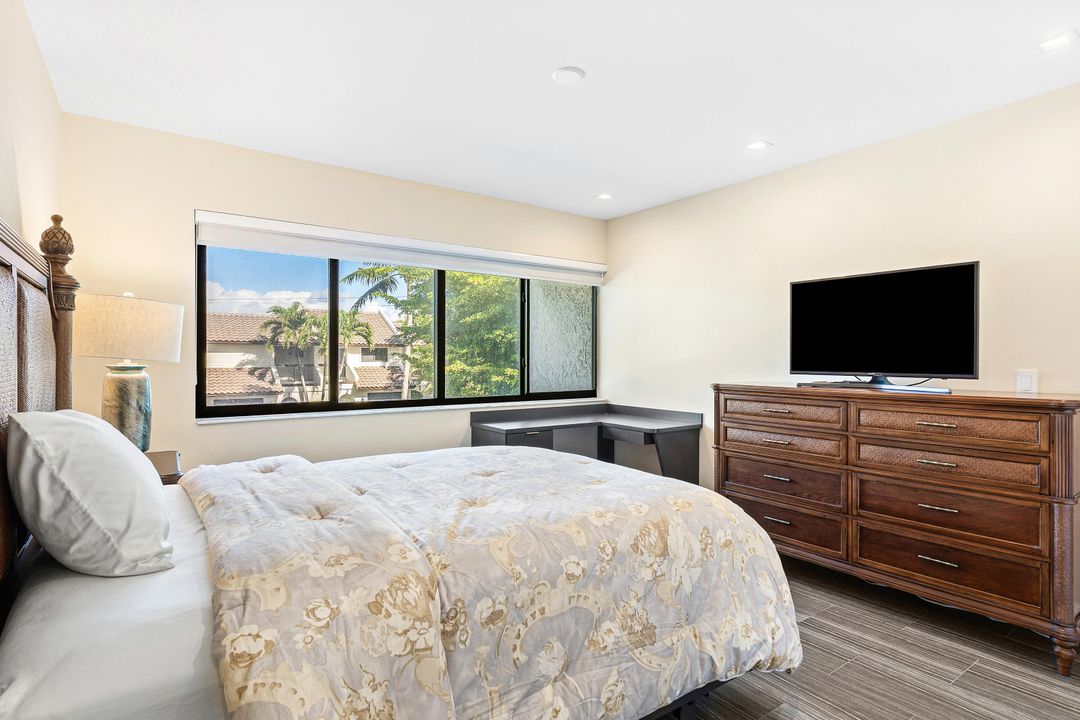 En Venta: $1,999,000 (3 camas, 3 baños, 2550 Pies cuadrados)